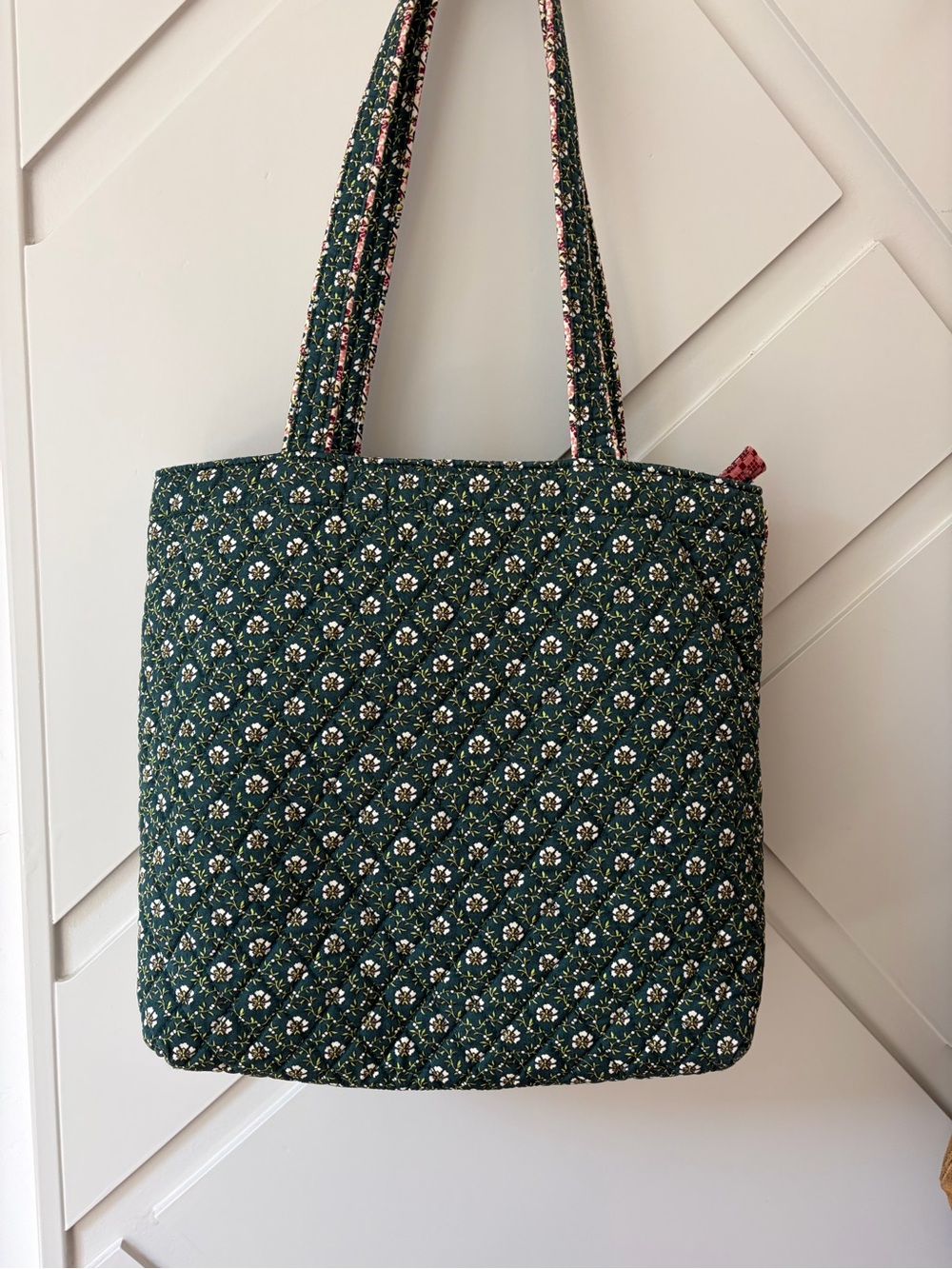 Vera Bradley Hathaway Small Tote Mistletoe Lattice New without tags - Picture 2 of 7